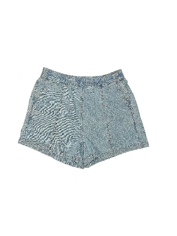 Mid-Rise Denim Shorts in Light Wash